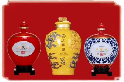 铜陵铜官区烟酒回收五粮液各种摆件.jpg